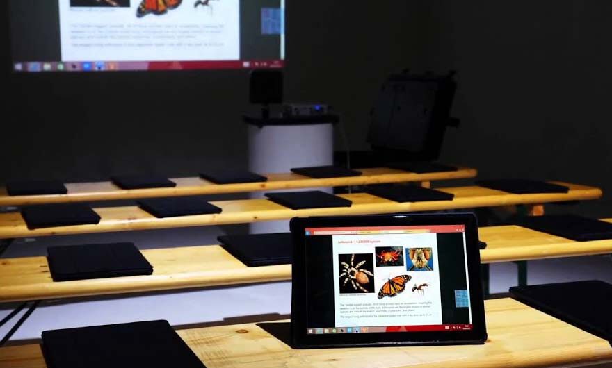 Notre lycée investit dans une valise classe mobile pour ses élèves